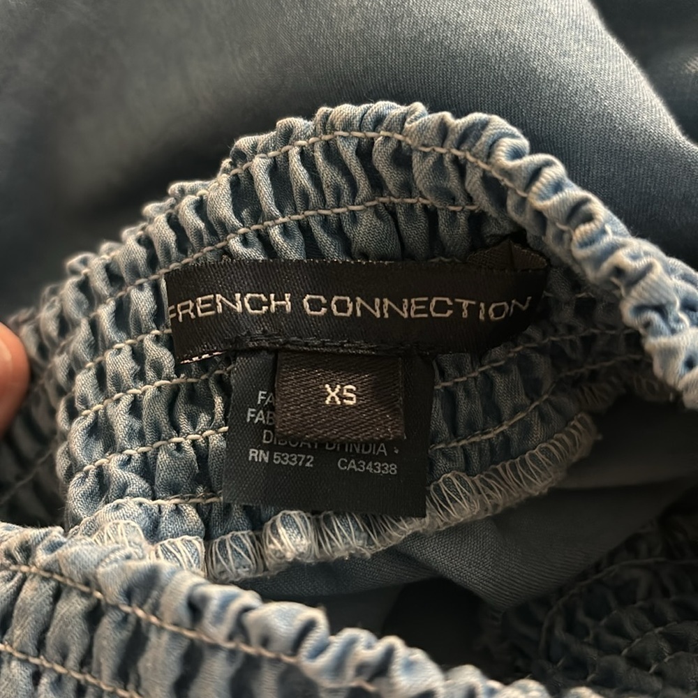 ❤️3 for $15!❤️ Women’s French Connection Chambray Mini Skirt, size XS - Picture 10 of 12